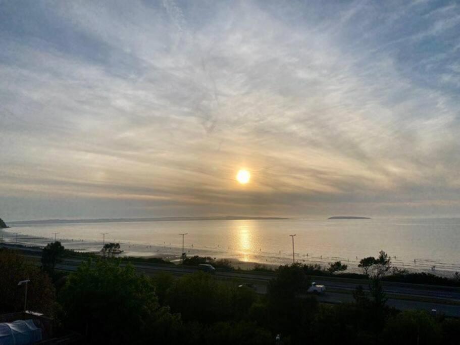 Lovely New 2 Bedroom Condo With Stunning Seaviews Penmaen-mawr Exterior foto