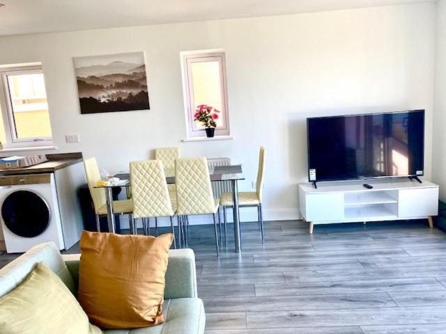 Lovely New 2 Bedroom Condo With Stunning Seaviews Penmaen-mawr Exterior foto