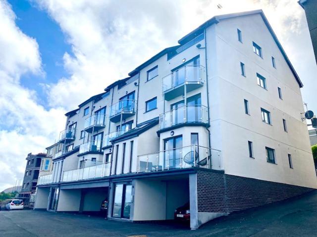 Lovely New 2 Bedroom Condo With Stunning Seaviews Penmaen-mawr Exterior foto