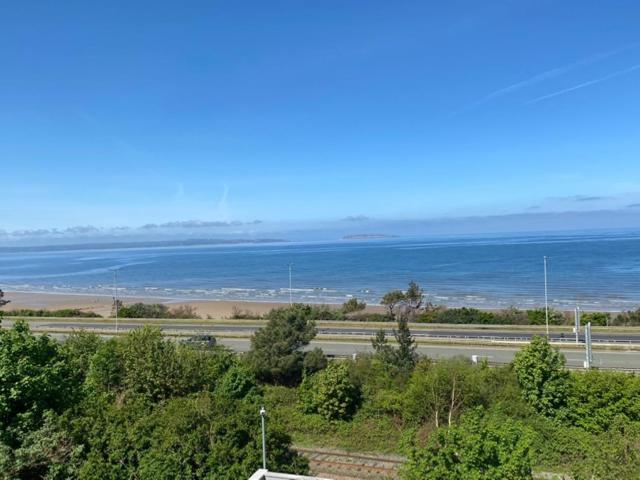 Lovely New 2 Bedroom Condo With Stunning Seaviews Penmaen-mawr Exterior foto