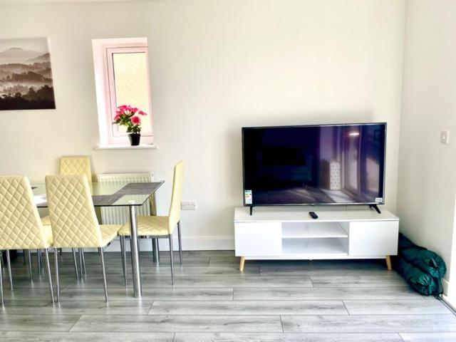Lovely New 2 Bedroom Condo With Stunning Seaviews Penmaen-mawr Exterior foto