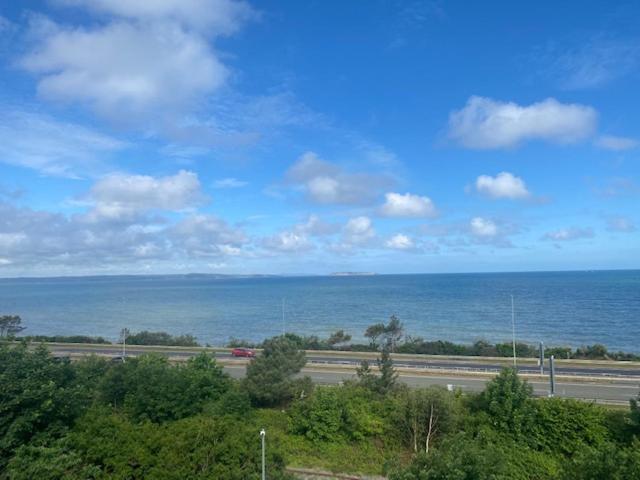 Lovely New 2 Bedroom Condo With Stunning Seaviews Penmaen-mawr Exterior foto