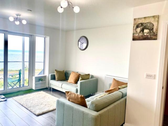 Lovely New 2 Bedroom Condo With Stunning Seaviews Penmaen-mawr Exterior foto