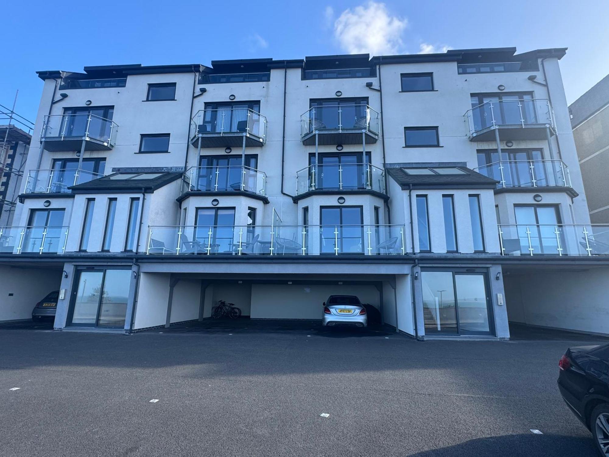 Lovely New 2 Bedroom Condo With Stunning Seaviews Penmaen-mawr Exterior foto